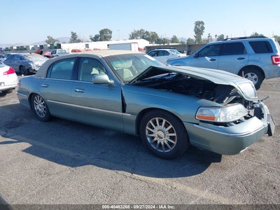 LINCOLN TOWN CAR 2005
