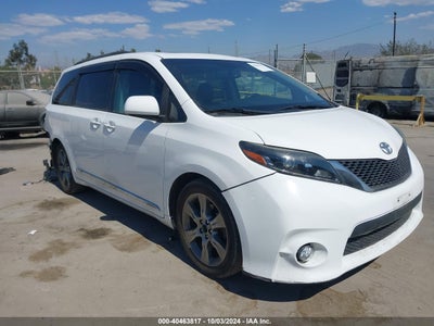 TOYOTA SIENNA 2015