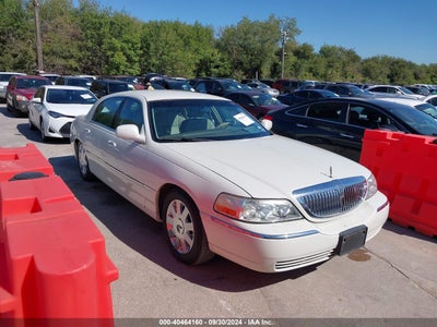 LINCOLN TOWN CAR 2004