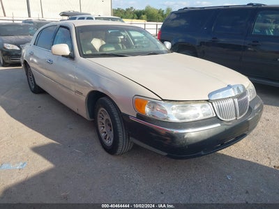 LINCOLN TOWN CAR 2000