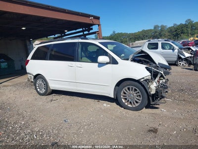 TOYOTA SIENNA 2010