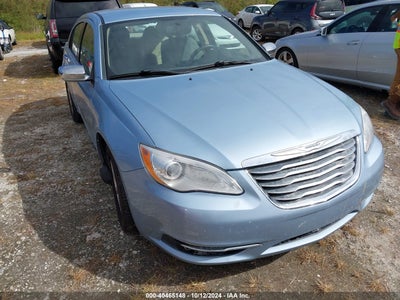 CHRYSLER 200 2013
