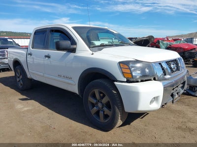NISSAN TITAN 2015
