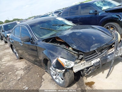 INFINITI M37 2011
