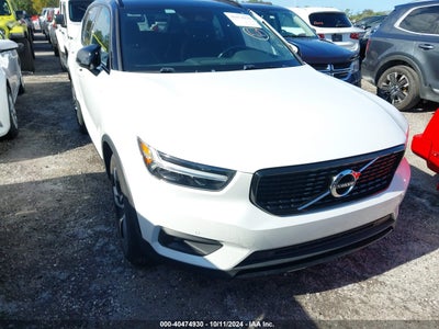 VOLVO XC40 2020