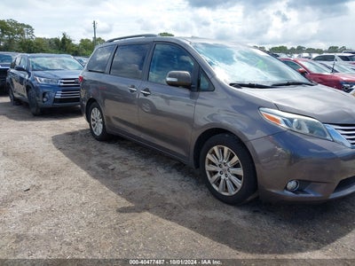 TOYOTA SIENNA 2015
