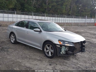 VOLKSWAGEN PASSAT 2012