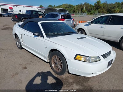 FORD MUSTANG 2000
