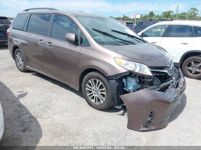 TOYOTA SIENNA 2018