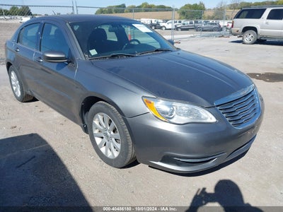CHRYSLER 200 2013