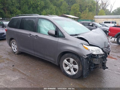 TOYOTA SIENNA 2017