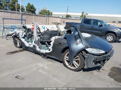TESLA MODEL S 2015