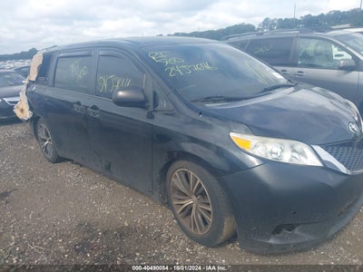 TOYOTA SIENNA 2013