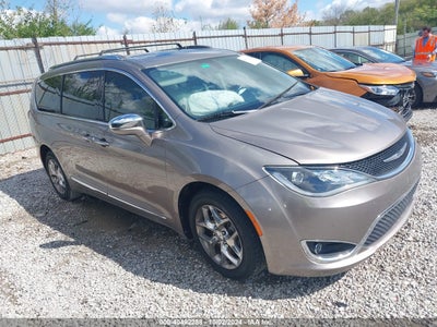CHRYSLER PACIFICA 2017