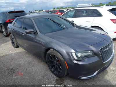 CHRYSLER 300 2019