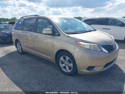 TOYOTA SIENNA 2011