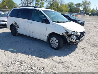 TOYOTA SIENNA 2010