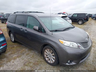TOYOTA SIENNA 2013