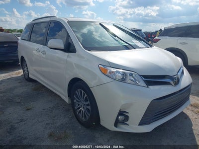 TOYOTA SIENNA 2018