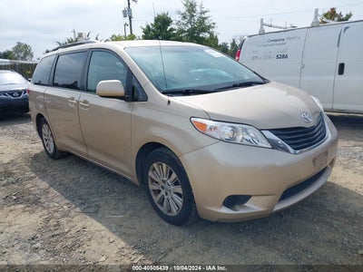 TOYOTA SIENNA 2011