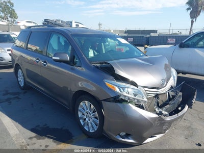 TOYOTA SIENNA 2015
