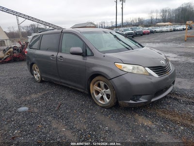 TOYOTA SIENNA 2012
