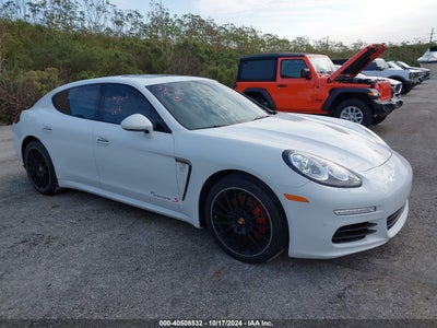 PORSCHE PANAMERA 2016