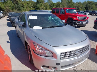 NISSAN MAXIMA 2010