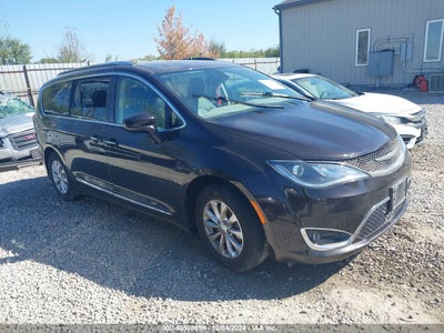CHRYSLER PACIFICA 2018