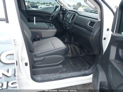 NISSAN TITAN 2019