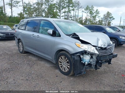 TOYOTA SIENNA 2011