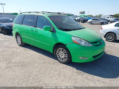 TOYOTA SIENNA 2010