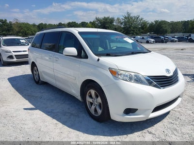 TOYOTA SIENNA 2013
