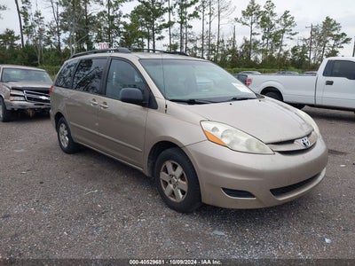 TOYOTA SIENNA 2010
