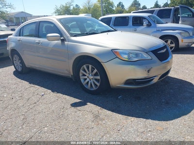 CHRYSLER 200 2013