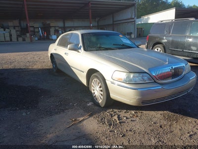 LINCOLN TOWN CAR 2004