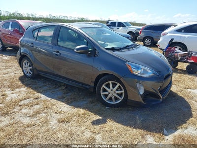 TOYOTA PRIUS C 2017
