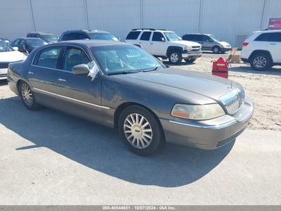LINCOLN TOWN CAR 2003