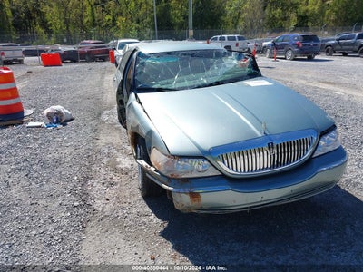 LINCOLN TOWN CAR 2004