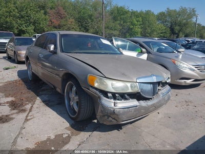 LINCOLN TOWN CAR 2001