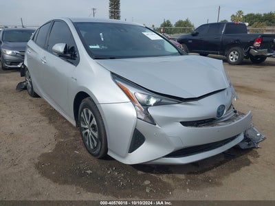 TOYOTA PRIUS 2018