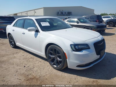 CHRYSLER 300 2023