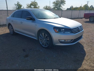 VOLKSWAGEN PASSAT 2015