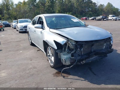 NISSAN MAXIMA 2010