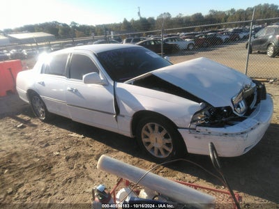 LINCOLN TOWN CAR 2011