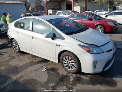 TOYOTA PRIUS PLUG-IN 2014