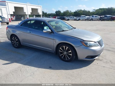 CHRYSLER 200 2013