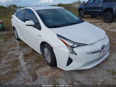TOYOTA PRIUS 2017