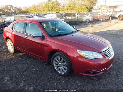 CHRYSLER 200 2013
