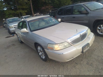 LINCOLN TOWN CAR 2003